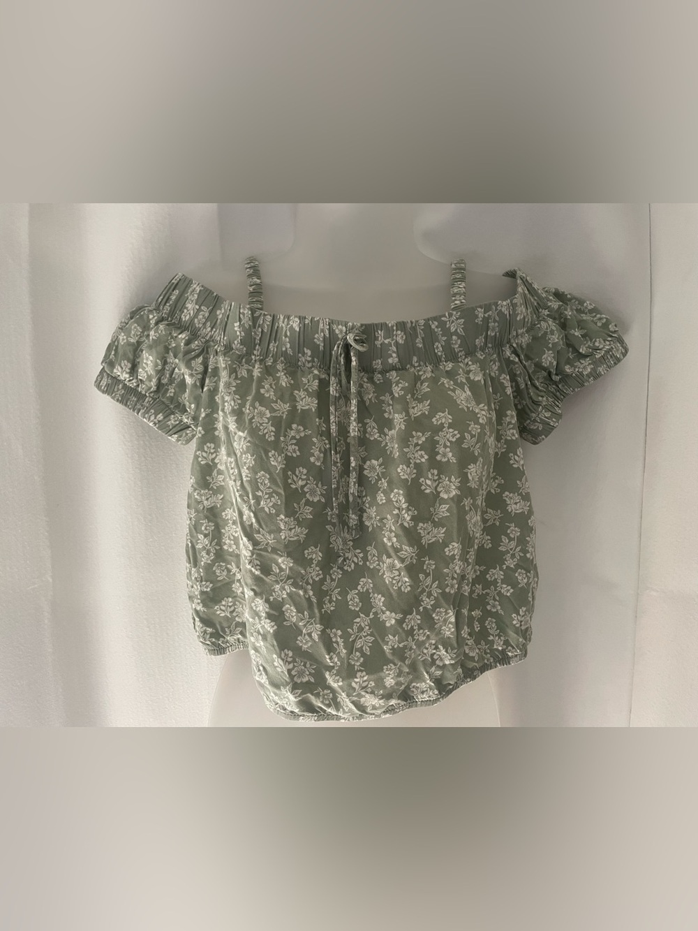 Off-Shoulder Sage Floral Peasant Top size large boho Beachy flower girl summer